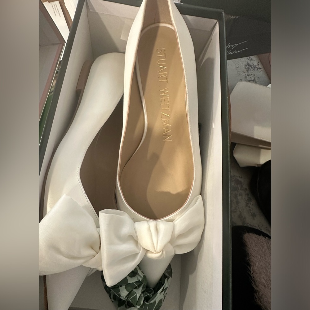 NWT Stuart Weitzman ballet bow flats. Size 6.5